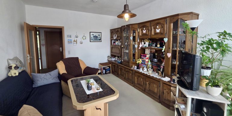 3 Zimmer Kapitalanlage Chemnitz zu verkaufen, Denkmalgeschützt, Blick ins Wohnzimmer