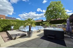 Einfamilienhaus mit Pool großem Garten zu verkaufen
