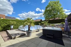 Einfamilienhaus mit Pool großem Garten zu verkaufen