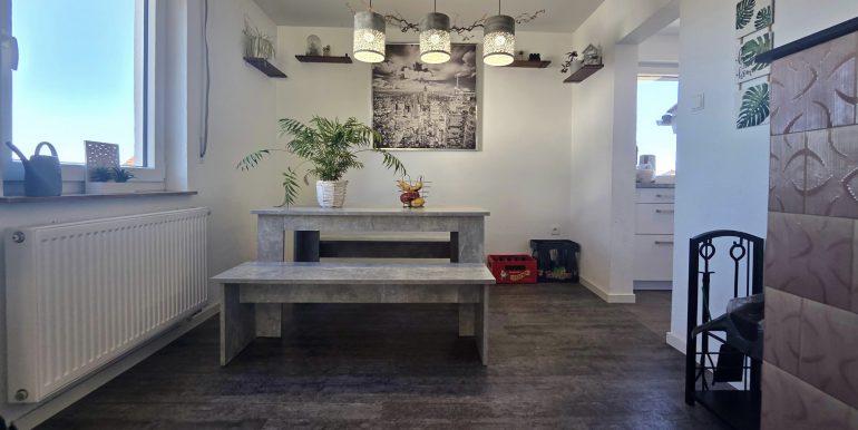 Großes Einfamilienhaus zu verkaufen Albstadt Tailfingen, Blick ins Wohnzimmer