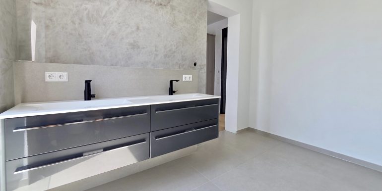 Luxus Wohnung Bodensee Penthouse Markdorf, Blick in eines der Bäder