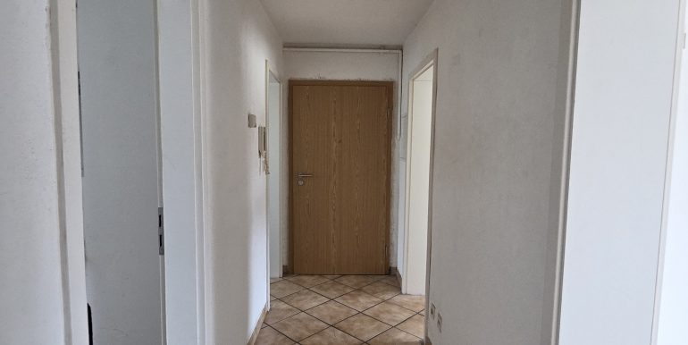 3 Zimmer Wohnung Ebingen zu vermieten, Blick in den Flur