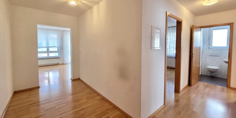 Neuwertige 4 Zimmer Erdgeschosswohnung Tübinger Stadtteil zu verkaufen 11