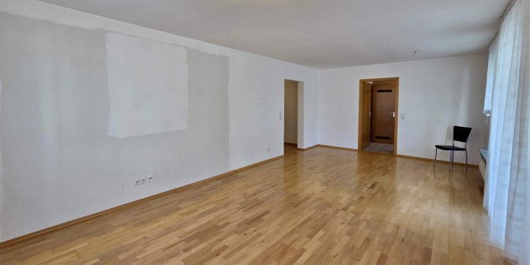 Neuwertige 4 Zimmer Erdgeschosswohnung Tübinger Stadtteil zu verkaufen 5
