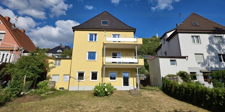 Fertiges Einfamilienhaus zentrumsnah zu verkaufen, Blick aufs Haus