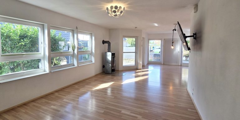 Freistehendes Einfamilienhaus Ofterdingen kaufen Energieeffizienz A, Wohnzimmer