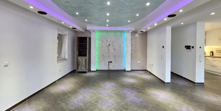 Zweifamilienhaus Balingen Engstlatt zu verkaufen, Blick ins Wohnzimmer